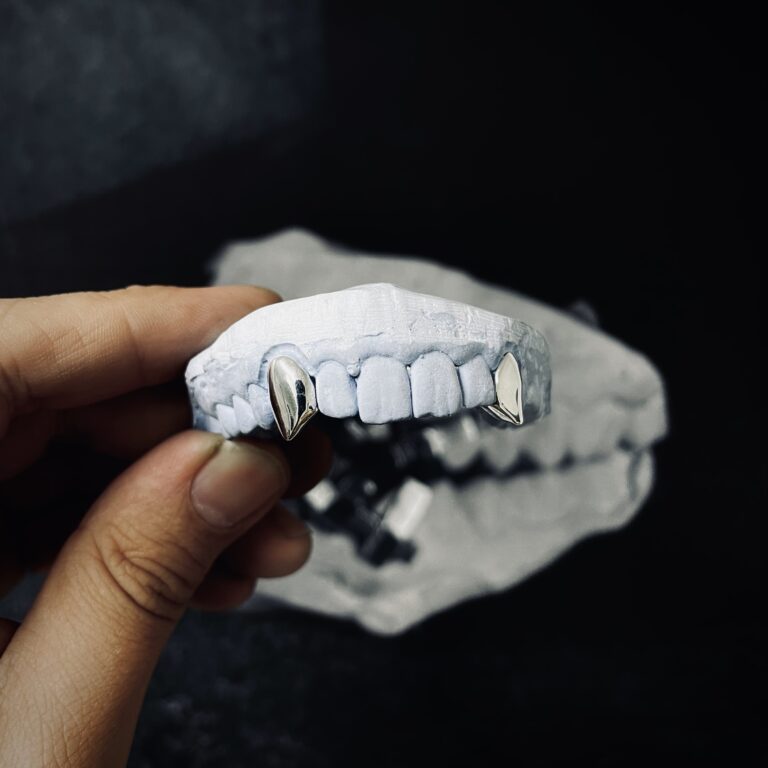 vampire-teeth-grillz